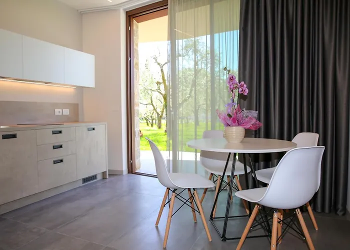 Couette-café La Cipressina 4*