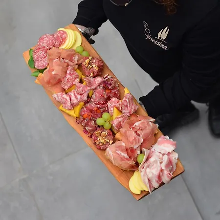 La Cipressina Oda ve Kahvaltı *